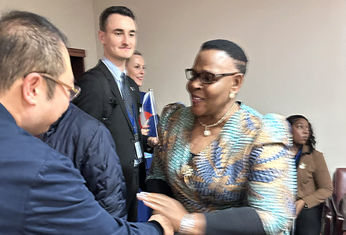 尊龙凯时集团董事局主席徐鹏应邀出席联合国妇女周系列活动